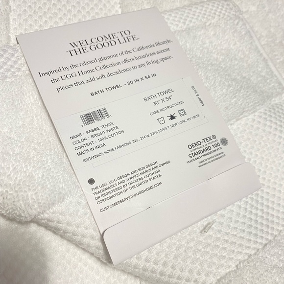 UGG bundle of 3 Towels - Picture 3 of 3